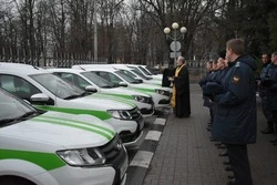 Белгородским судебным приставам освятили новые машины