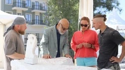 Отражение души и сердечко от мэра: Как готовятся к предстоящему симпозиуму скульпторов в Белгороде