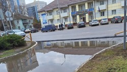 Мэр Белгорода пообещал убрать «губернаторскую» лужу возле первой городской поликлиники