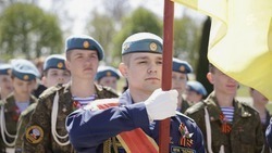 На Прохоровском поле провели парад военно-патриотических клубов 