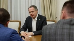 Вячеслав Гладков обсудил совместные проекты с руководством Сбербанка