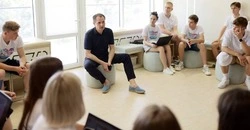 Вячеслав Гладков поздравил белгородскую молодежь с Днём студентов