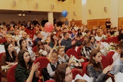  Лучших родителей региона наградили почетными знаками Белгородской области