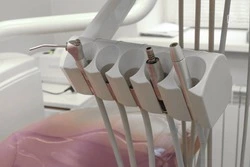 Стоматолог из Борисовки заплатит штраф за лечение зубов без медицинской лицензии