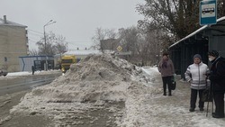 Остановочный комплекс в Белгороде оказался забаррикадирован кучей снега