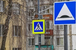Свыше 30 новых светофоров установят на пешеходных переходах в Белгороде до конца апреля 
