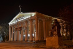 Филармония, драматический театр им. М.С. Щепкина и театр кукол отменили концерты в Белгороде