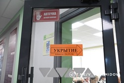 Охранник белгородской школы не пустил детей в здание во время ракетной опасности