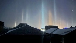 Жители Белгородской области заметили световые столбы в понедельник утром