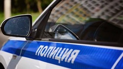 Пьяные мать и дочь устроили дебош с раздеванием прямо на улице Чернянки