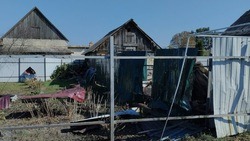 Частный дом, два автомобиля и газопровод пострадали после обстрела ВСУ села в Краснояружском районе