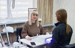 Благодаря соцконтракту жительница Волоконовского округа открыла маникюрный кабинет