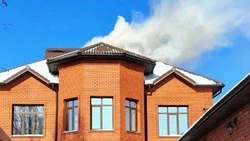 Крыша частного дома загорелась в Белгороде после атаки украинского беспилотника