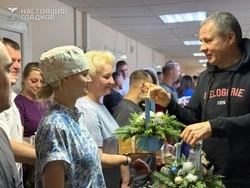 Вячеслав Гладков поздравил с Новым годом сотрудников белгородского военного госпиталя