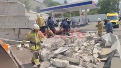 Пятеро человек могли пострадать при атаке дрона на заправку в Белгороде