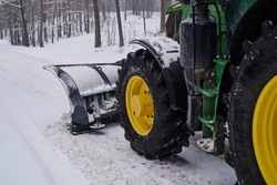 Около 280 коммунальщиков всю ночь устраняли последствия снегопада в Белгороде