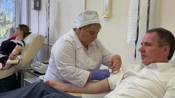 Вячеслав Гладков сдал кровь для пострадавших белгородцев и бойцов СВО