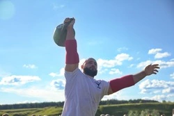 Тяжелоатлет из Белгорода Шамей установил новый мировой рекорд по рывку гири 
