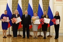 Премьер-министр Мишустин наградил пятерых белгородских журналистов 