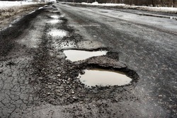 Более 10 опасных дорог нашли в Белгороде