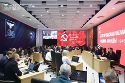 «Жители нам доверяют»: Гладков поздравил муниципальных служащих с профессиональным праздником 