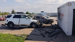 Двое мужчин ранены при повторной атаке дронов ВСУ на парковку магазина в Белгородском районе