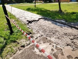 Порыв трубопровода затопил недавно отремонтированный сквер в Белгороде 