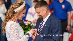 Молодожёны из Белгорода сыграли патриотичную свадьбу в День Победы