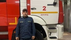 Белгородский пожарный спас раненную девушку во время обстрела в Масловой Пристани 