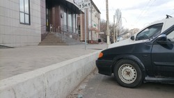 «И так сойдёт?»: белгородец пожаловался на парковку для инвалидов в центре Белгорода