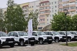 Десять новых внедорожников «Niva Travel» переданы сельским специалистам Старооскольского округа