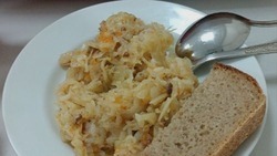 «На обед и ужин — капуста»: Гладкову жалуются на скудное питание в перинатальном центре Белгорода