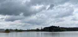 Грозы и шквалистый ветер накроют Белгородскую область в среду