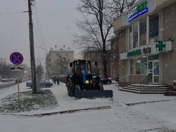 Свыше 800 коммунальщиков вышли на уборку снега в Белгороде