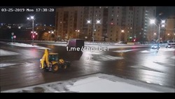 Сотрудник полиции получил травму при столкновении машины ДПС с трактором в Белгороде