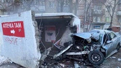 Пьяный водитель протаранил укрытие в Белгороде во время погони от ДПС