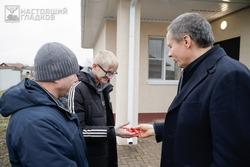 Четверо детей-сирот из Чернянского района получили ключи от новых домов
