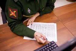 Сотрудница военно-врачебной комиссии в Губкине помогала «откосить» от службы в армии 
