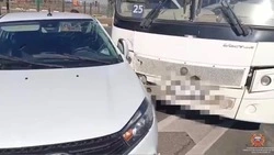 Две пенсионерки пострадали при столкновении автобуса и легковушки в Белгороде 