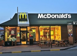 «Макдоналдс» закрывает все рестораны в России