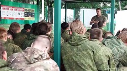 В белгородском лагере «Армата» прошёл урок безопасности от военных сапёров