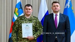 «Горжусь, что такие люди есть»: Валентин Демидов наградил участников народной дружины в Белгороде