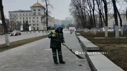 «Грязные города и сёла — недопустимая история»: Гладков отчитал глав за мусор в приграничье