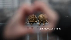 Любовь навсегда: скульптуры влюблённых украсили мост со смайлами в Белгороде