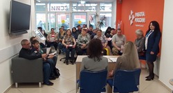 Гладков раскритиковал темпы трудоустройства краснояружцев из ПВР