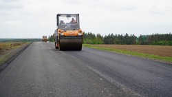 В Белгородской области обновляют дорогу к Красному Кутку