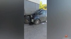 Микроавтобус влетел в фуру в Алексеевском округе