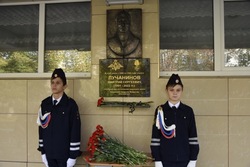 Мемориальную доску открыли в память о погибшем на СВО белгородце