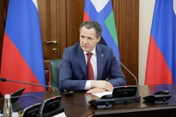  Вячеслав Гладков отчитал чиновников за неоперативные ответы на вопросы белгородцев