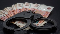 Полицейский в Белгородской области пытался купить машину за билеты «банка приколов»
